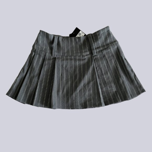 NEW Grey Pinstripe Micro Pleated Skort - Picture 1 of 3